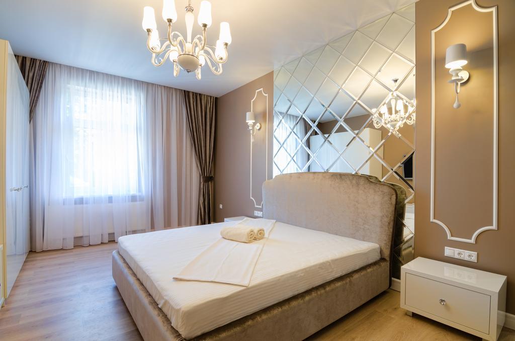 Royal Art-Deco Apartment Lviv Buitenkant foto
