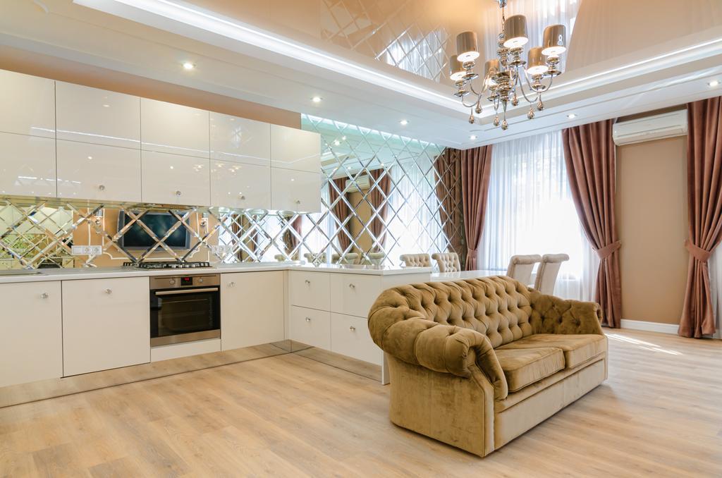 Royal Art-Deco Apartment Lviv Buitenkant foto